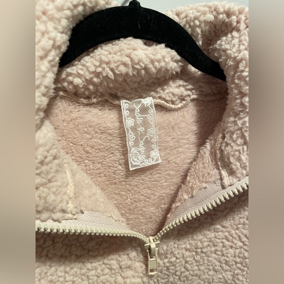 Sadie & Sage Sherpa pullover - Picture 3 of 14